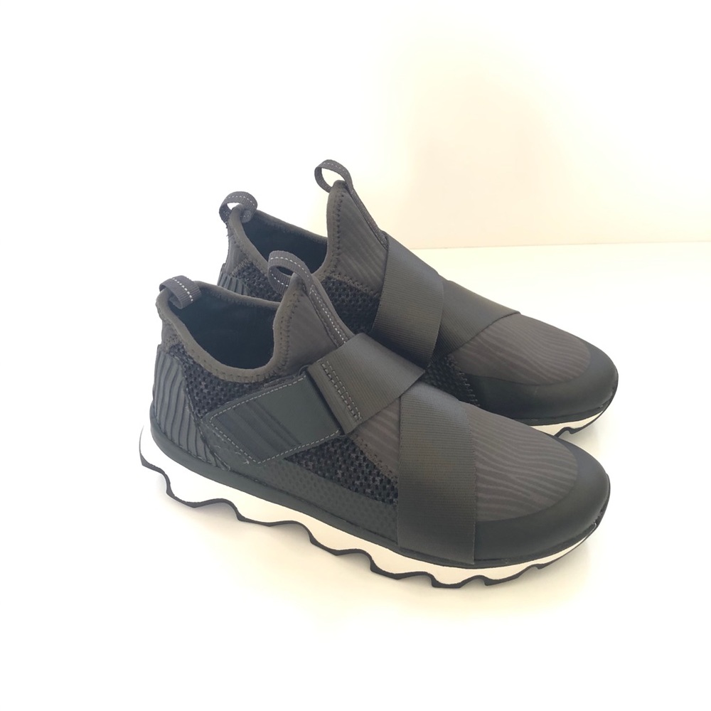 NEW Sorel Kinetic Sneaker 8